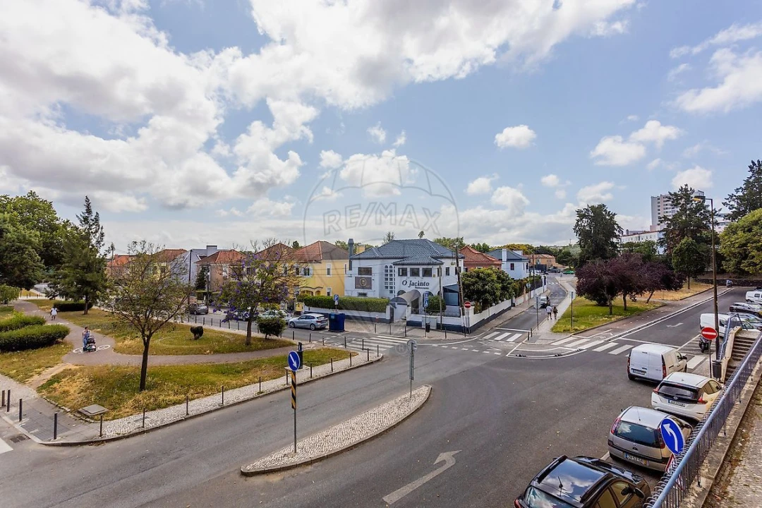Apartamento T4 para Venda em Lumiar Foto 16