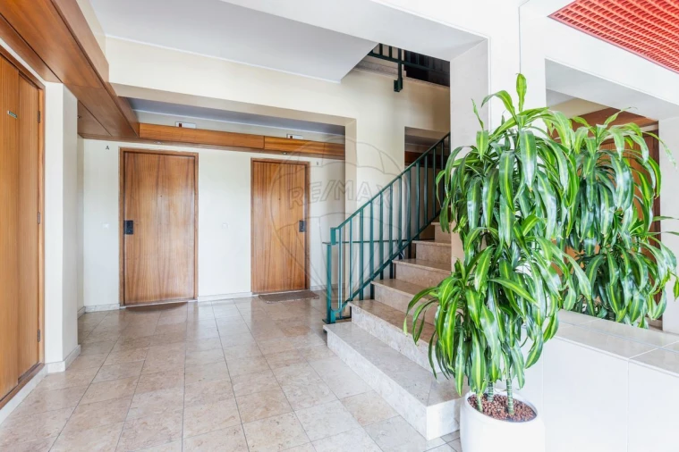 Apartamento T4 para Venda em Lumiar Foto 28