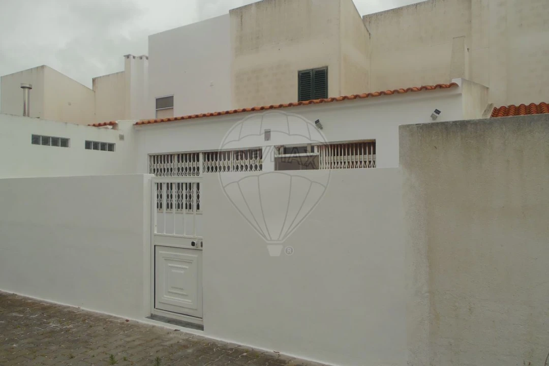 Moradia T3 para Venda em Atouguia da Baleia Foto 18