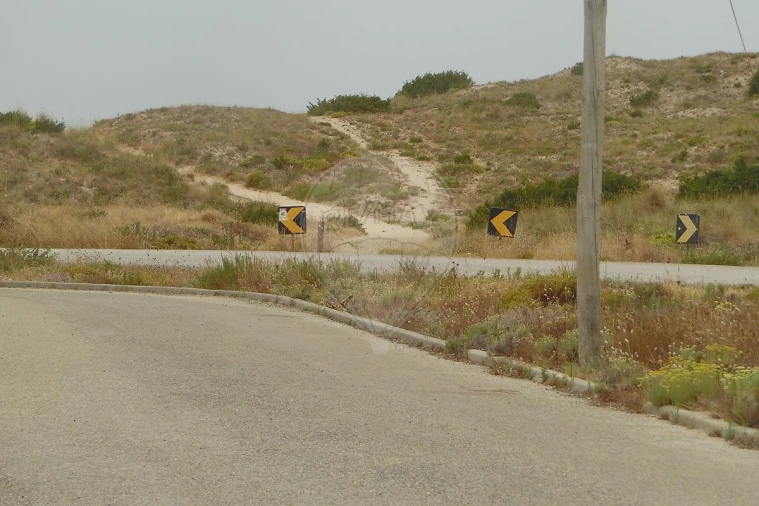 Moradia T3 para Venda em Atouguia da Baleia Foto 19