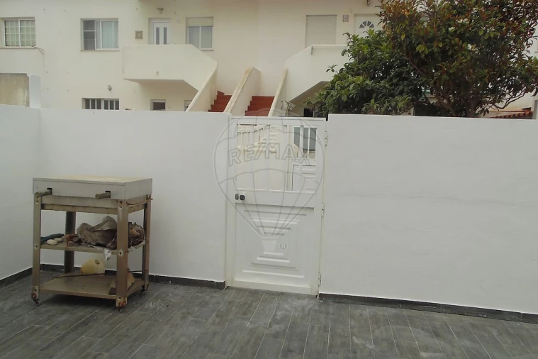 Moradia T3 para Venda em Atouguia da Baleia Foto 17