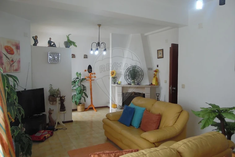 Moradia T3 para Venda em Atouguia da Baleia Foto 6