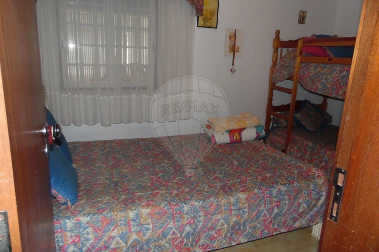 Moradia T3 para Venda em Atouguia da Baleia Foto 12