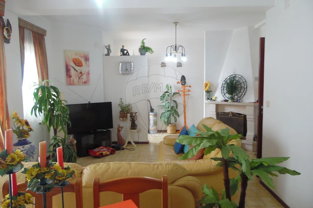 Moradia T3 para Venda em Atouguia da Baleia Foto 7