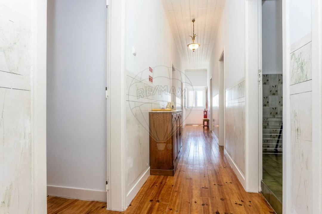 Prédio para Venda em Vila Nova da Barquinha Foto 9