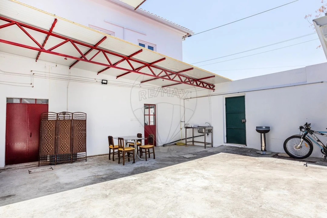 Prédio para Venda em Vila Nova da Barquinha Foto 32