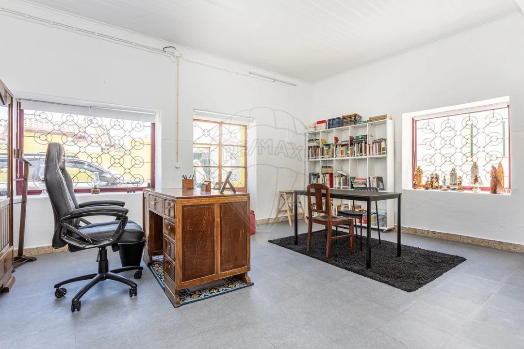 Prédio para Venda em Vila Nova da Barquinha Foto 21