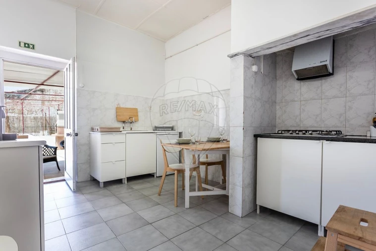 Prédio para Venda em Vila Nova da Barquinha Foto 11