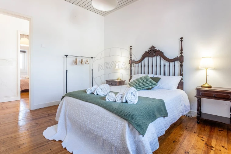 Prédio para Venda em Vila Nova da Barquinha Foto 8