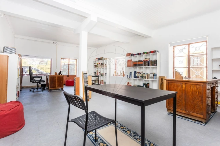 Prédio para Venda em Vila Nova da Barquinha Foto 27