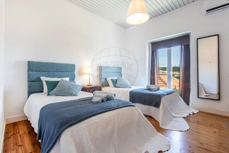 Prédio para Venda em Vila Nova da Barquinha Foto 4