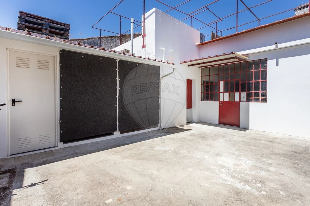 Prédio para Venda em Vila Nova da Barquinha Foto 34