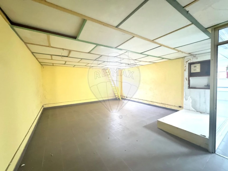 Loja para Venda em Vialonga Foto 4