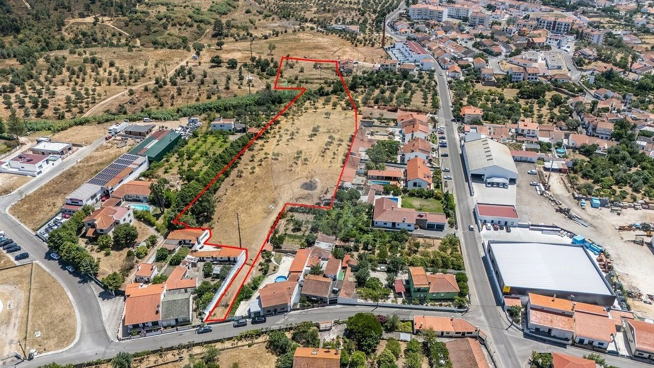 Terreno para Venda em Vila Nova da Barquinha Foto 1