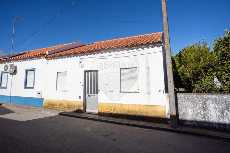 Moradia T2 para Venda em Couço Foto 4