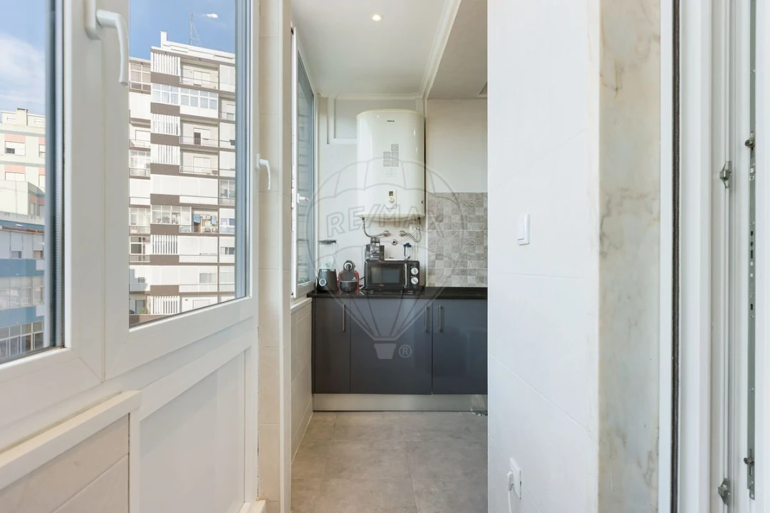 Apartamento T2 para Venda em Odivelas Foto 10