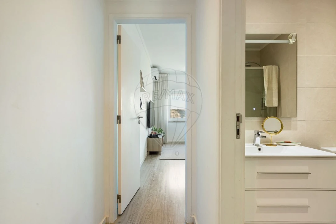 Apartamento T2 para Venda em Odivelas Foto 6