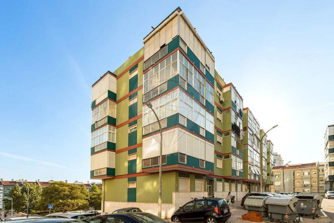 Apartamento T2 para Venda em Odivelas Foto 2