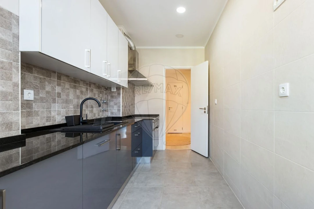 Apartamento T2 para Venda em Odivelas Foto 11
