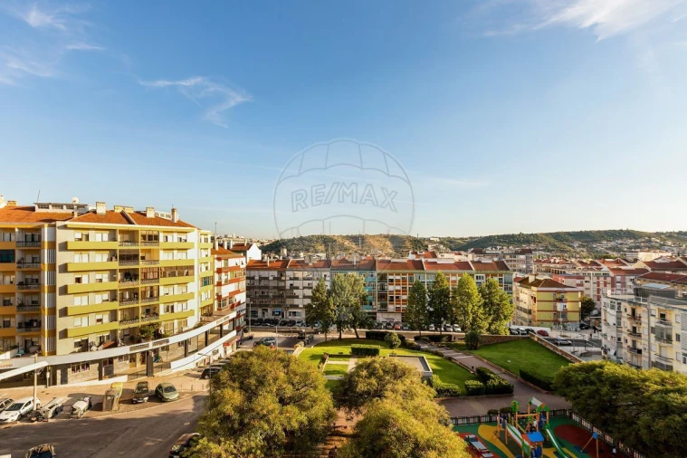 Apartamento T2 para Venda em Odivelas Foto 23