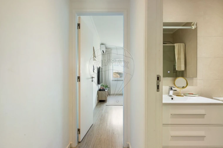 Apartamento T2 para Venda em Odivelas Foto 6