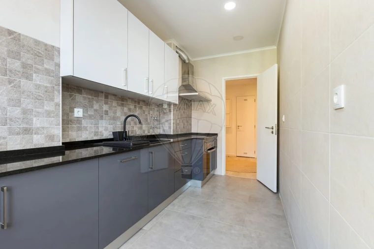 Apartamento T2 para Venda em Odivelas Foto 12