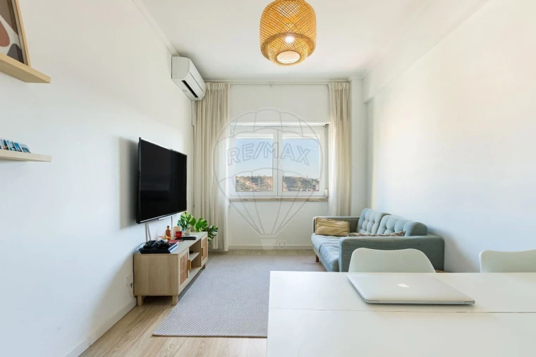 Apartamento T2 para Venda em Odivelas Foto 1