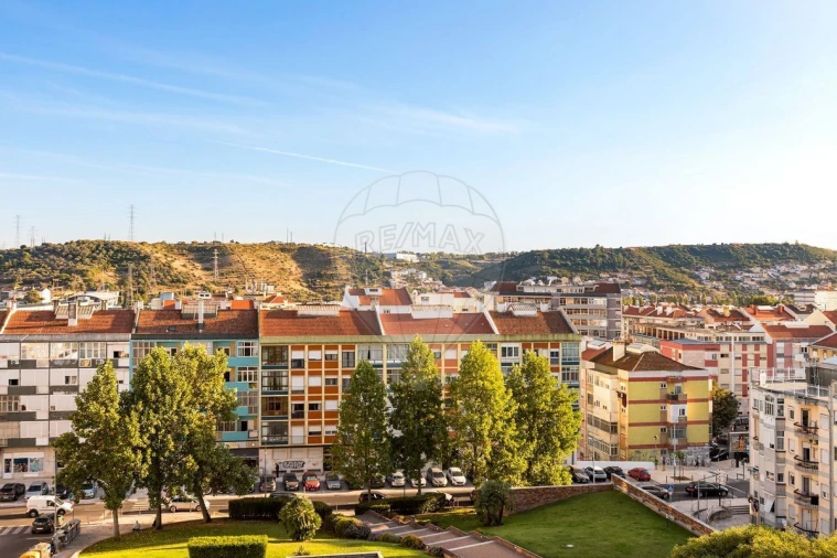 Apartamento T2 para Venda em Odivelas Foto 4