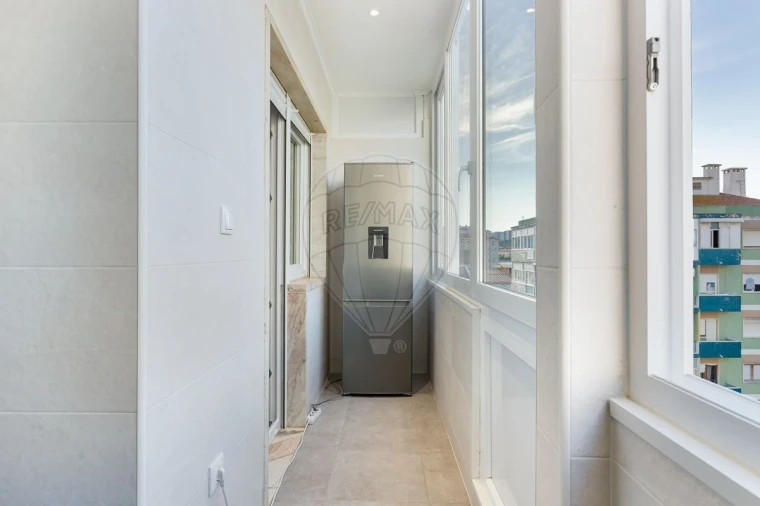 Apartamento T2 para Venda em Odivelas Foto 14