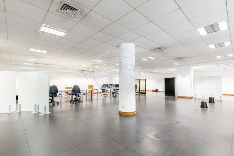 Escritório para Venda em São Domingos de Benfica Foto 5