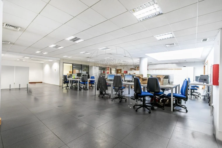 Escritório para Venda em São Domingos de Benfica Foto 9