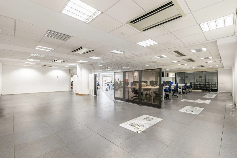 Escritório para Venda em São Domingos de Benfica Foto 7