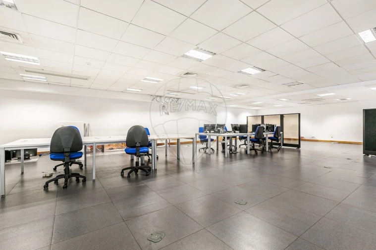 Escritório para Venda em São Domingos de Benfica Foto 12