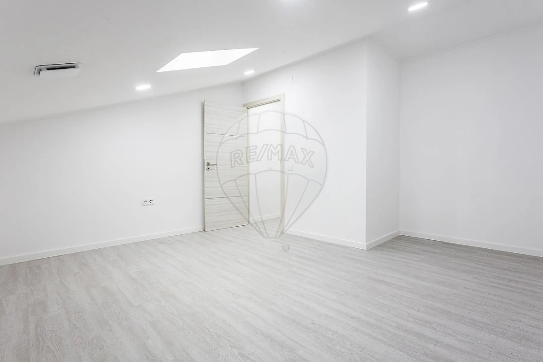 Moradia T2 para Venda em Valada Foto 18