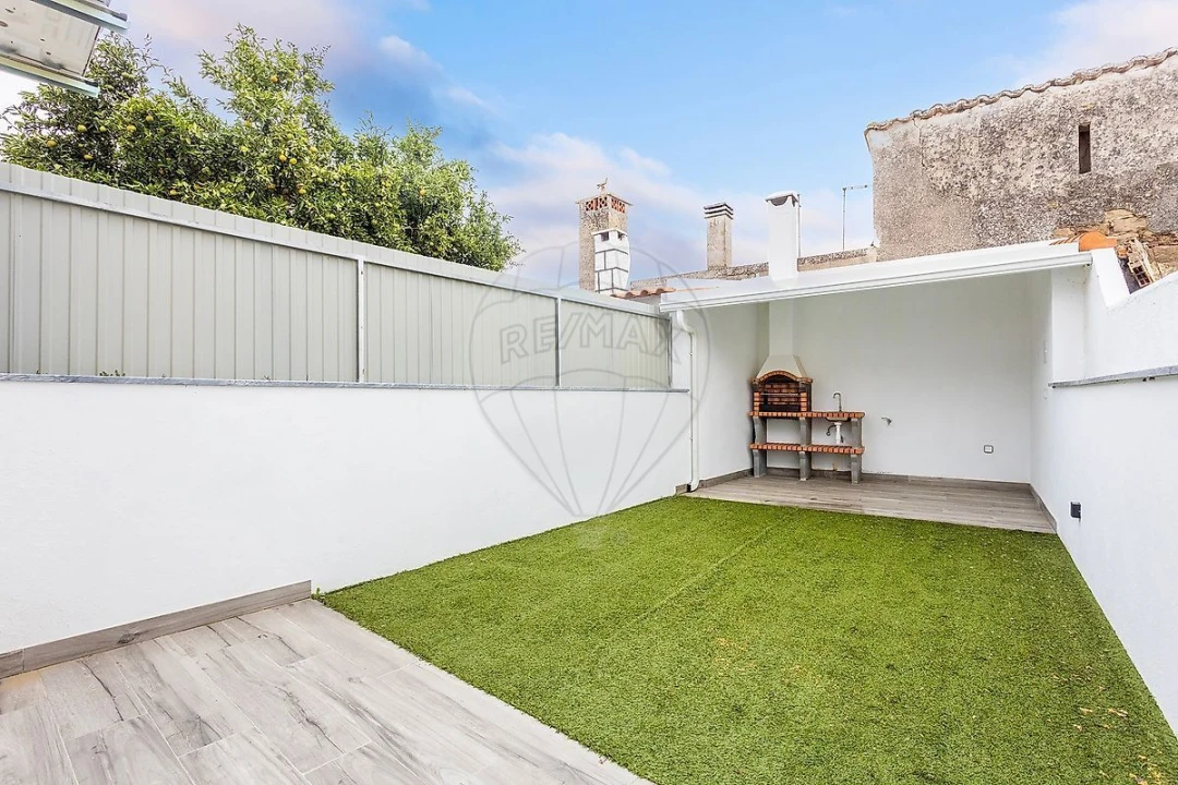 Moradia T2 para Venda em Valada Foto 27