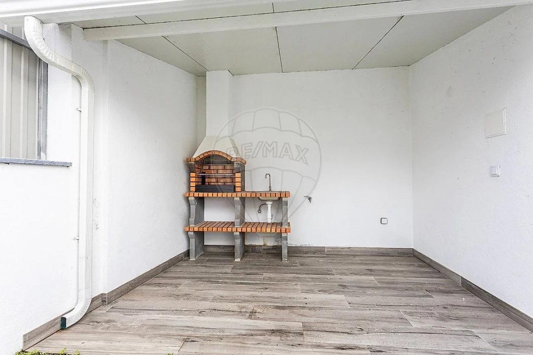 Moradia T2 para Venda em Valada Foto 28