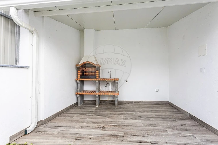 Moradia T2 para Venda em Valada Foto 28