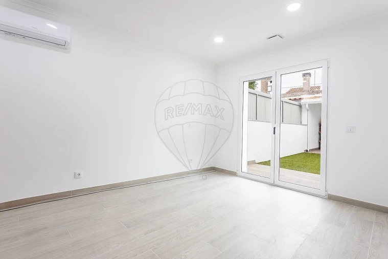 Moradia T2 para Venda em Valada Foto 12