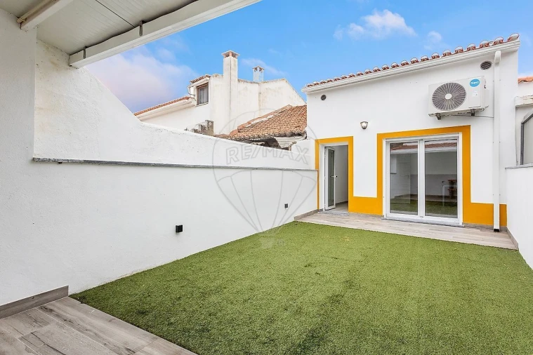 Moradia T2 para Venda em Valada Foto 30