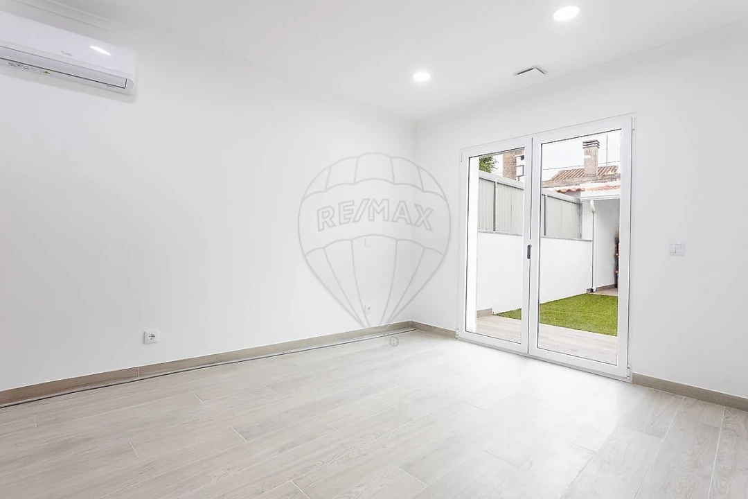 Moradia T2 para Venda em Valada Foto 12