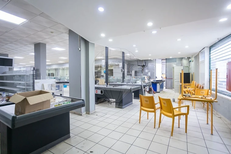 Loja para Venda em Alpiarça Foto 17