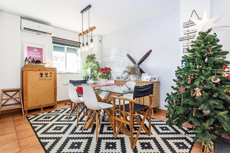 Moradia T1 para Venda em Campo de Ourique Foto 4