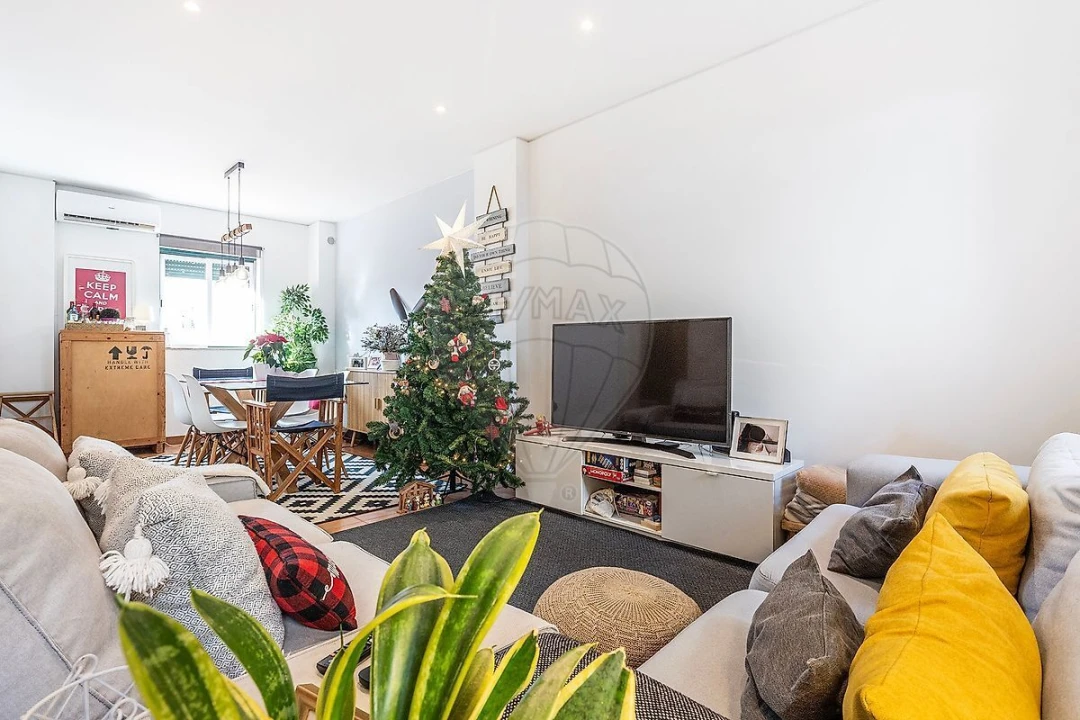 Moradia T1 para Venda em Campo de Ourique Foto 3