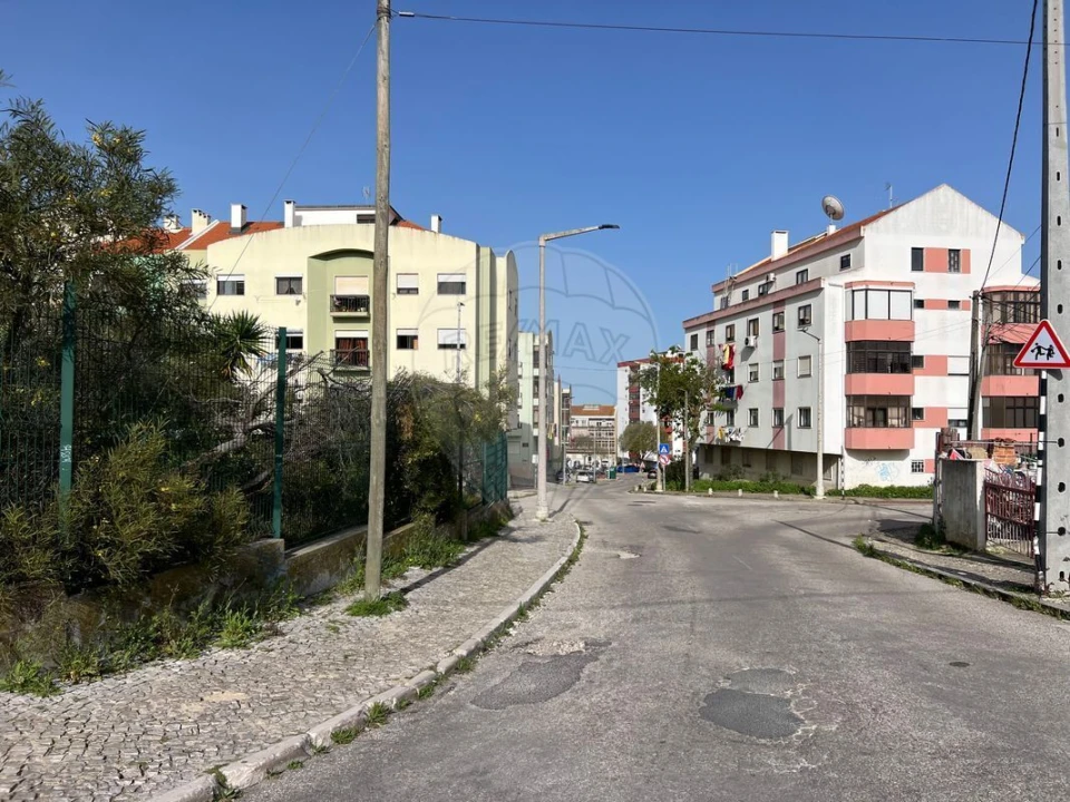 Terreno para Venda em Amora Foto 8