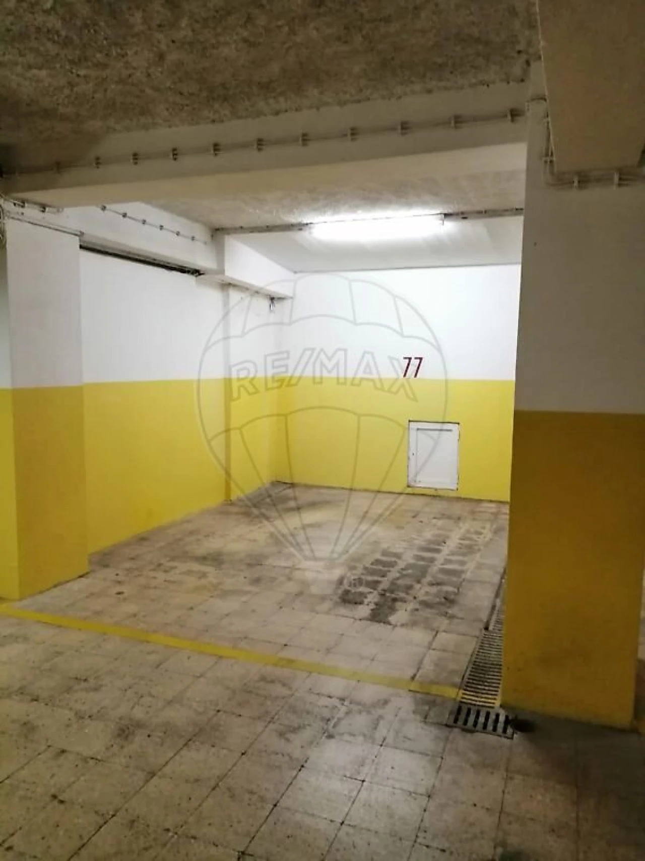 Garagem para Arrendamento em Santo António Foto 5