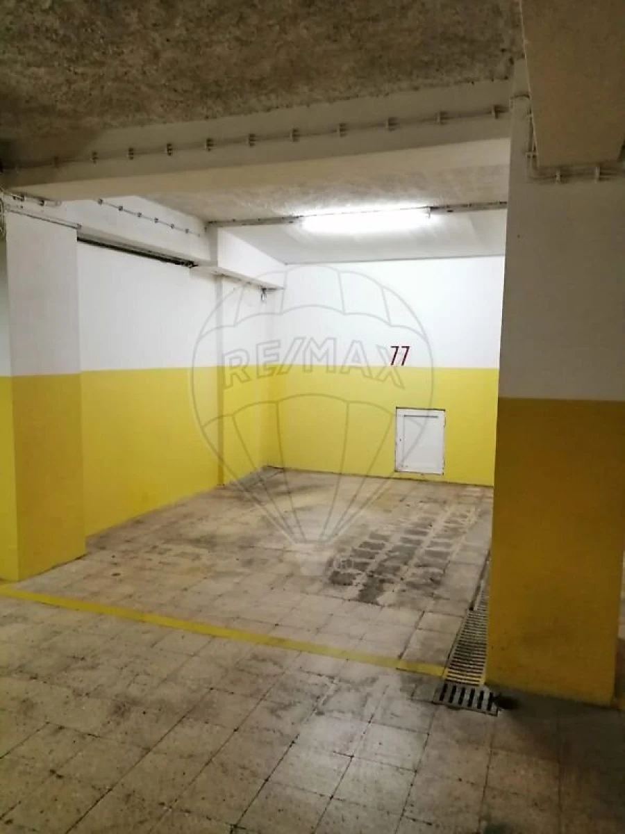 Garagem para Arrendamento em Santo António Foto 5