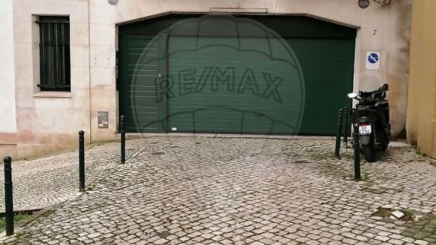 Garagem para Arrendamento em Santo António