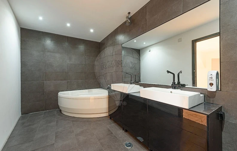 Loja para Arrendamento em São Vicente Foto 15