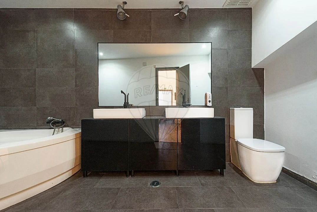 Loja para Arrendamento em São Vicente Foto 14