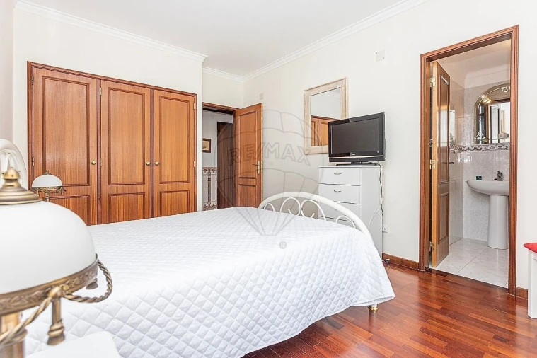 Apartamento T3 para Venda em Sesimbra (Castelo) Foto 9